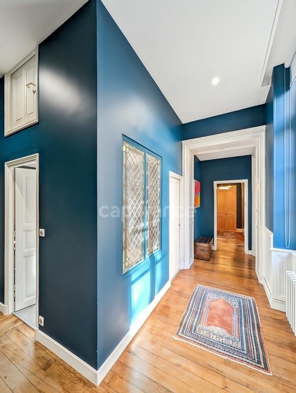 Appartement bourgeois - 161 m² - 5 pièces