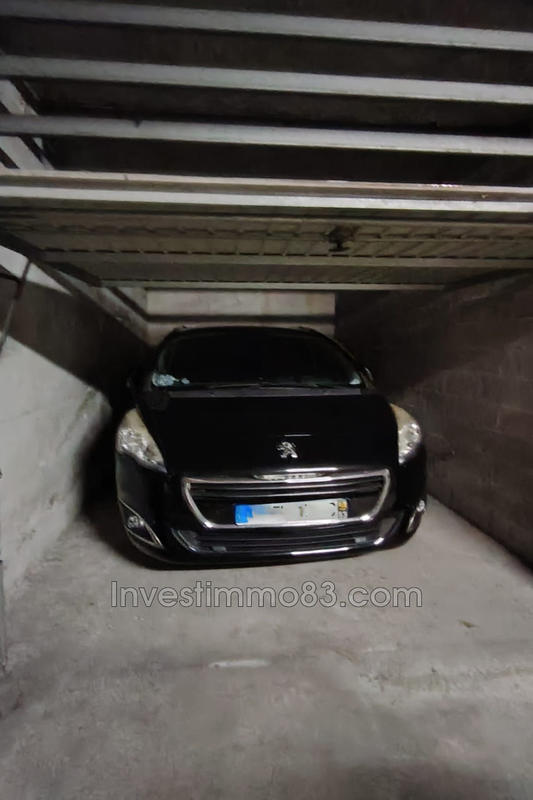 Parking / Garage - 13 m²