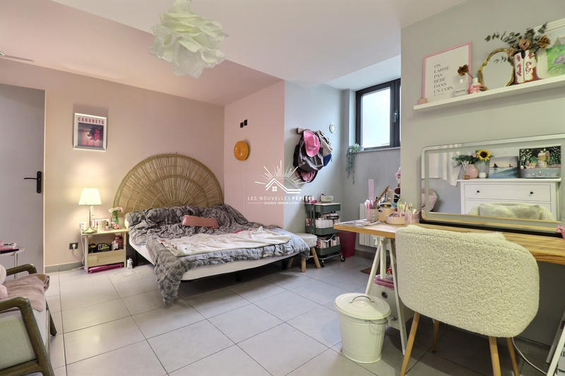 Loft - 145 m² - 6 pièces