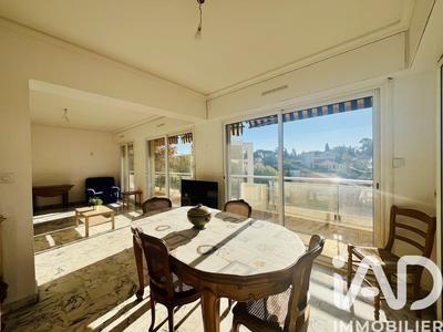 Appartement - 100 m² - 5 pièces