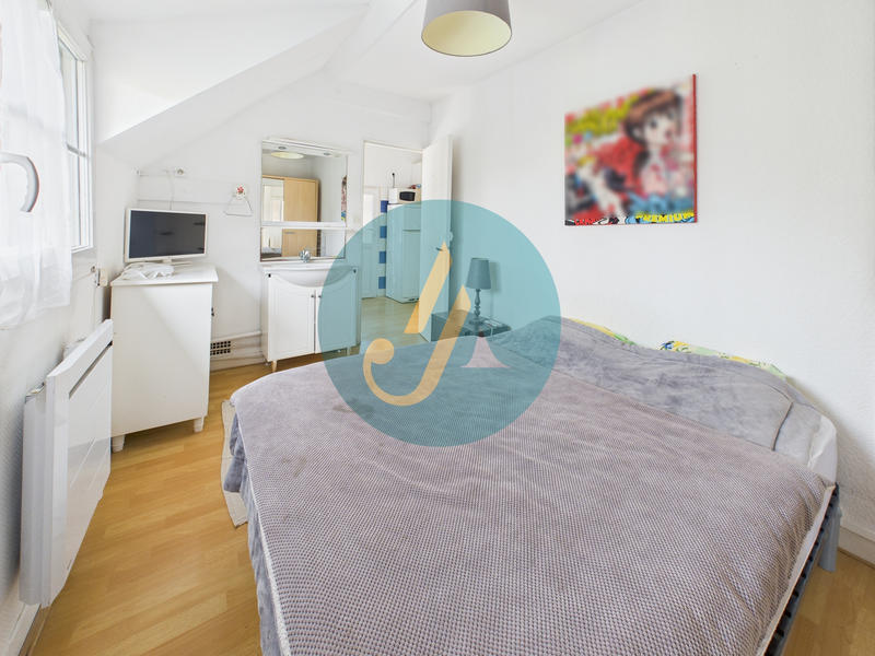 Maison - 198 m² - 11 pièces