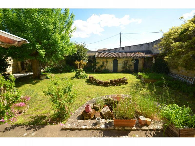 Maison - 321 m² - 8 pièces