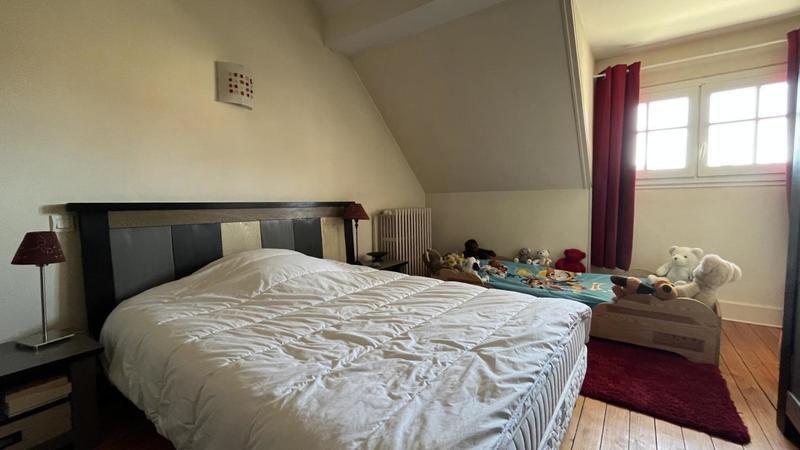 Maison - 200 m² - 7 pièces