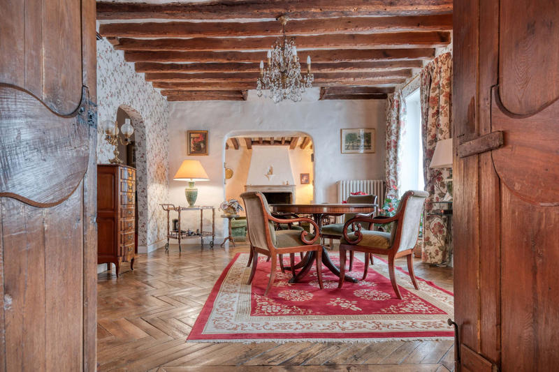 Maison - 220 m² - 7 pièces