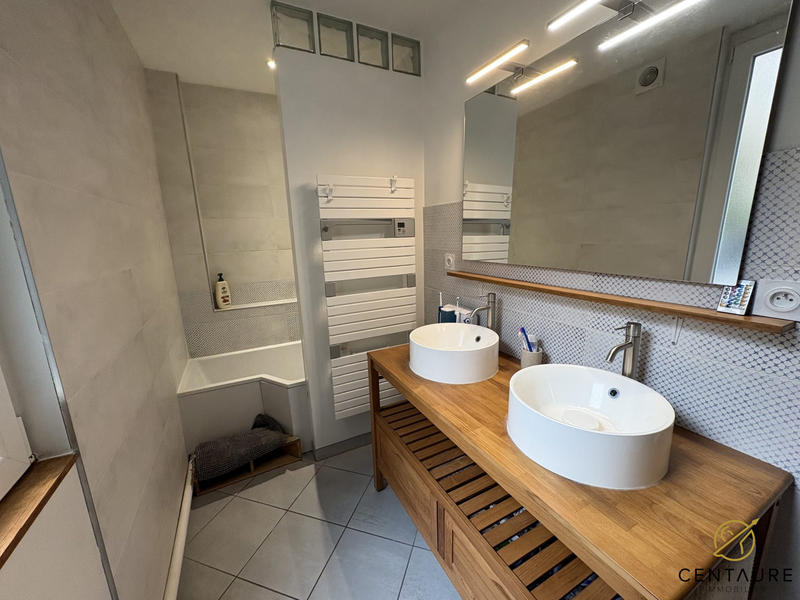 Appartement - 85 m² - 3 pièces