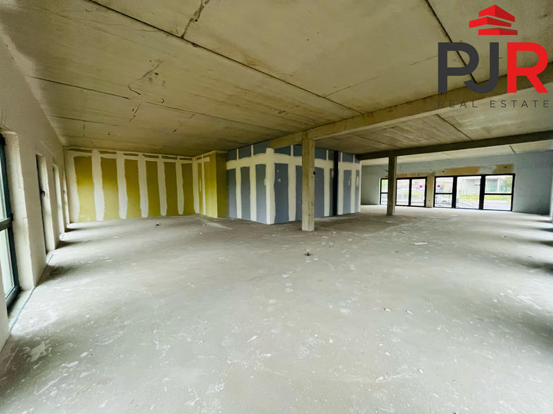 Local commercial - 211 m²