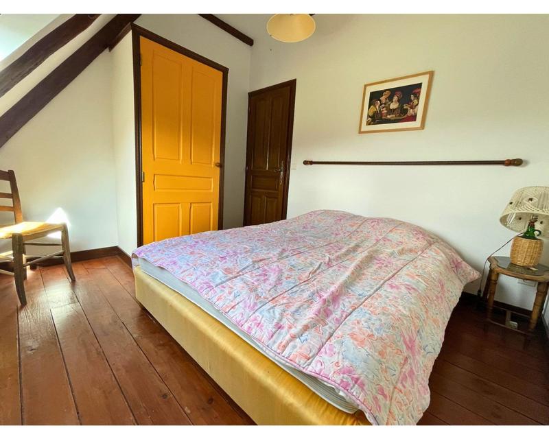 Maison - 300 m² - 20 pièces