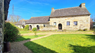 Demeure - 240 m² - 9 pièces