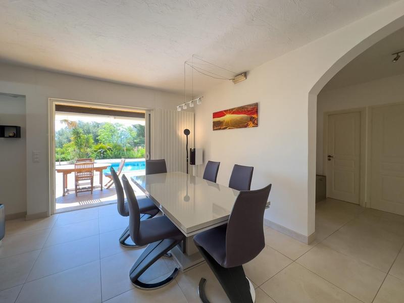 Villa - 195 m² - 6 pièces
