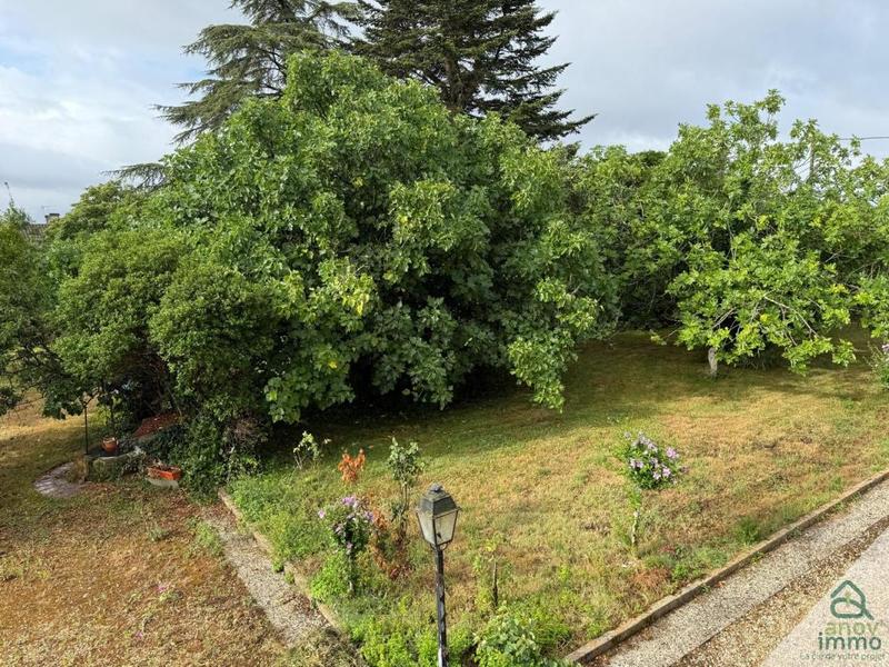 Propriété - 242 m² - 8 pièces