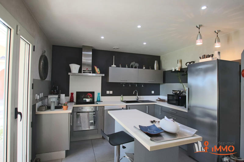 Maison - 200 m² - 6 pièces