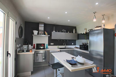 Maison - 200 m² - 6 pièces