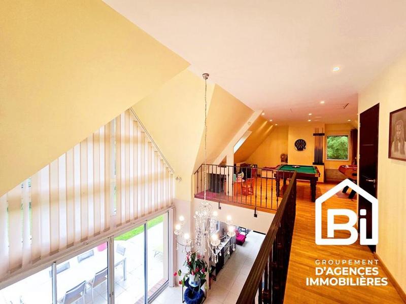 Maison - 187 m² - 6 pièces