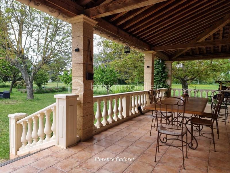 Villa - 239 m² - 8 pièces