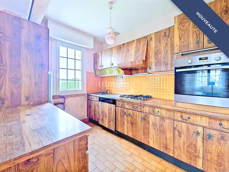 Maison - 165 m² - 8 pièces