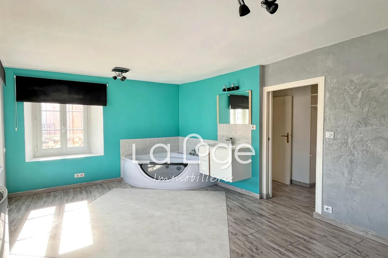 Appartement - 84 m² - 4 pièces