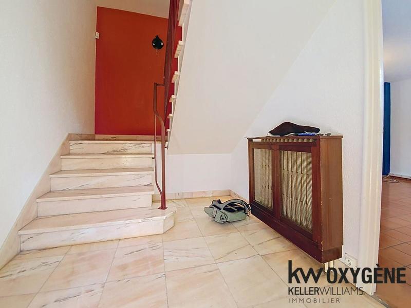 Maison - 223 m² - 9 pièces