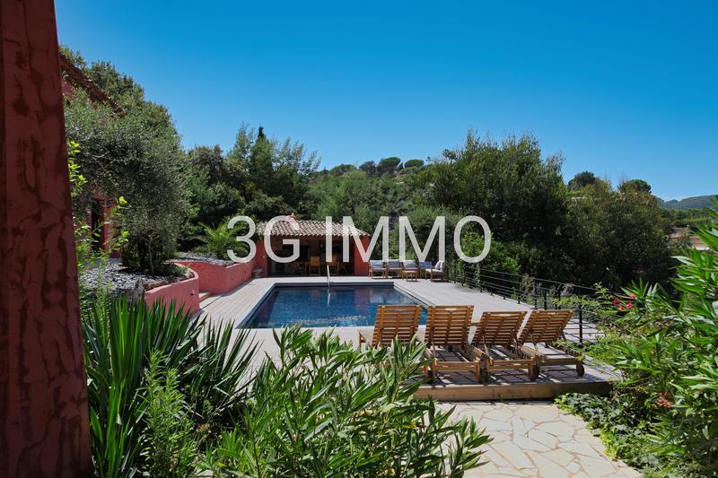 Maison - 330 m² - 9 pièces