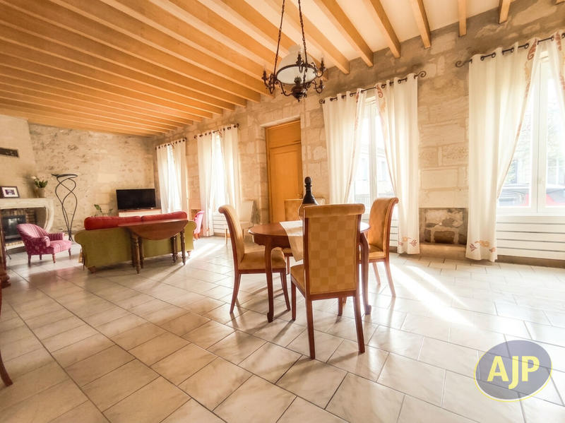 Maison - 141 m² - 5 pièces