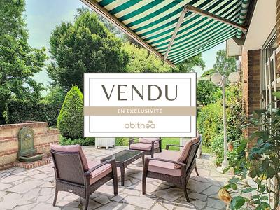 Maison - 252 m² - 10 pièces