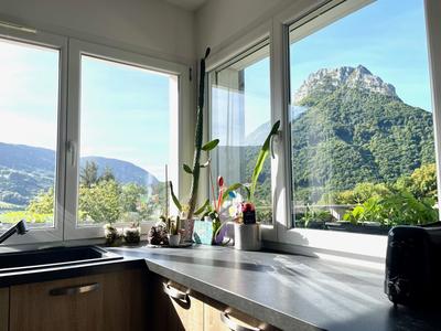 Maison - 104 m² - 4 pièces