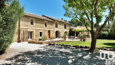 Maison - 280 m² - 10 pièces