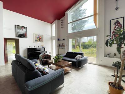 Villa - 213 m² - 6 pièces