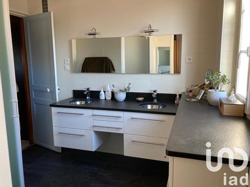 Maison - 210 m² - 9 pièces