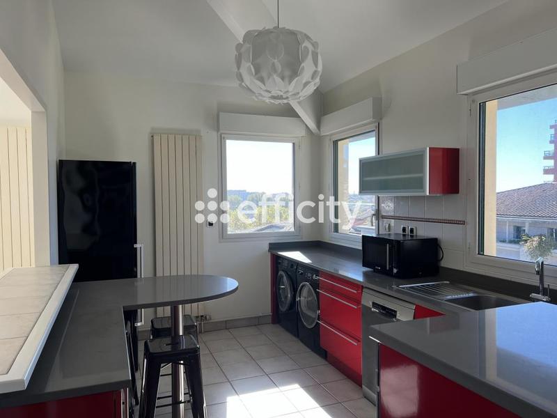 Appartement - 94 m² - 4 pièces