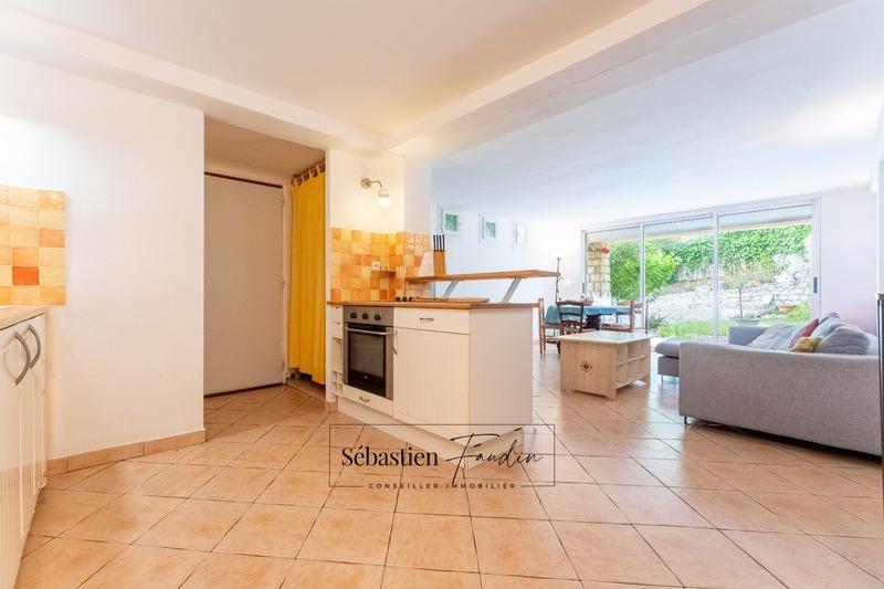 Maison - 210 m² - 8 pièces