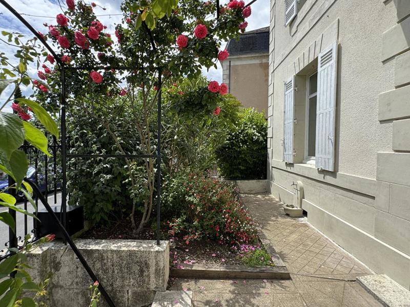 Maison - 220 m² - 8 pièces