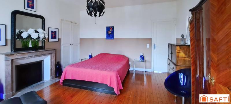 Maison - 269 m² - 8 pièces