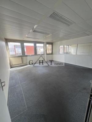 Entrepôt - 1 240 m²