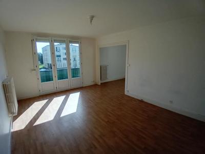 Appartement - 93 m² - 5 pièces