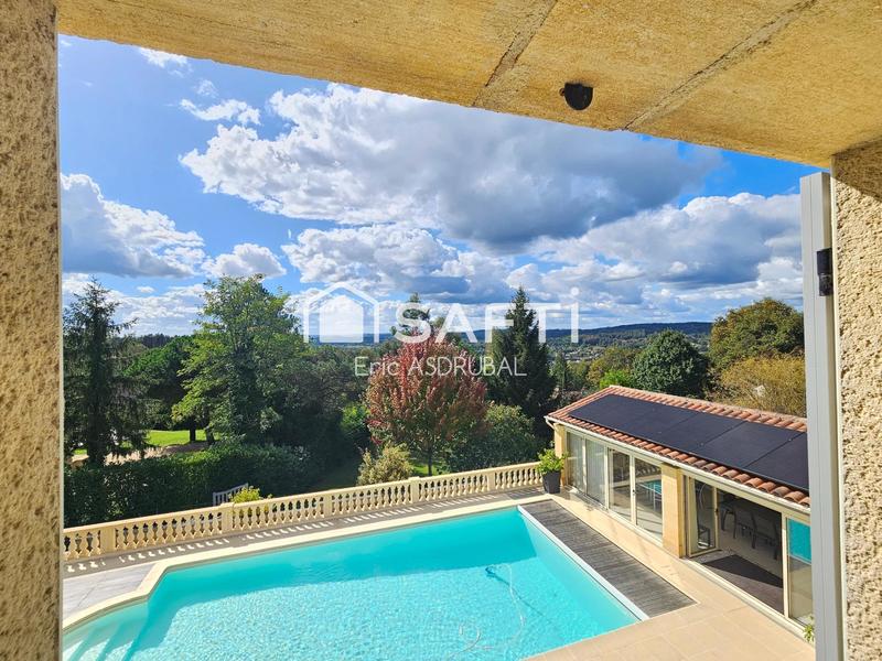 Maison - 200 m² - 6 pièces