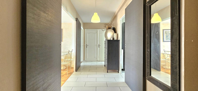 Appartement - 100 m² - 4 pièces