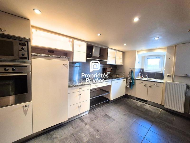 Maison - 245 m² - 9 pièces