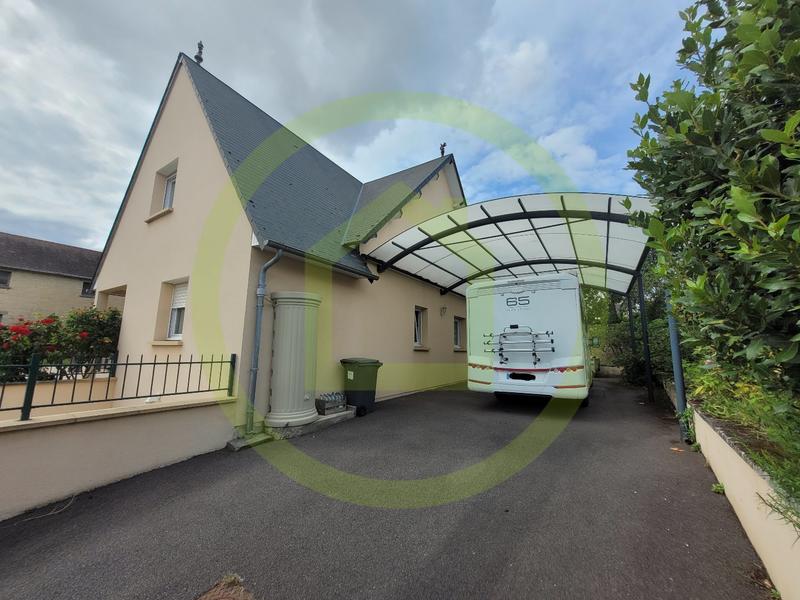 Maison - 180 m² - 8 pièces