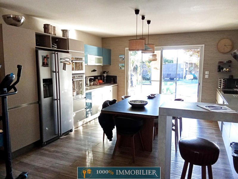 Villa - 185 m² - 6 pièces