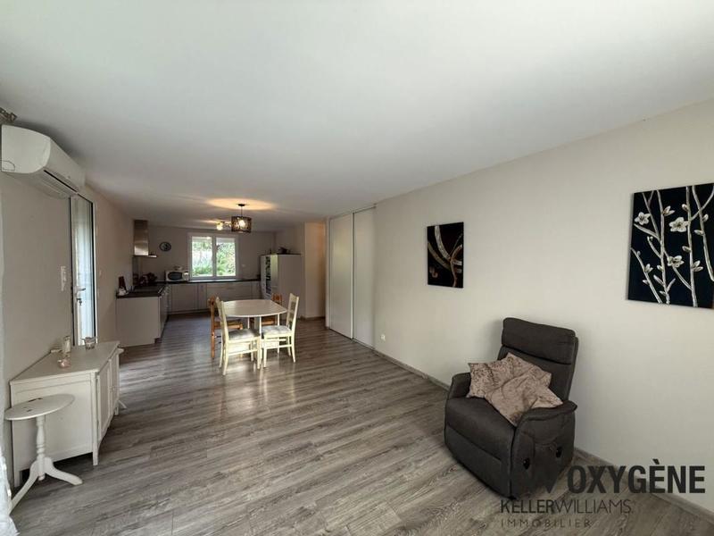 Propriété - 223 m² - 6 pièces