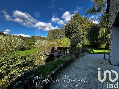 Maison - 210 m² - 7 pièces