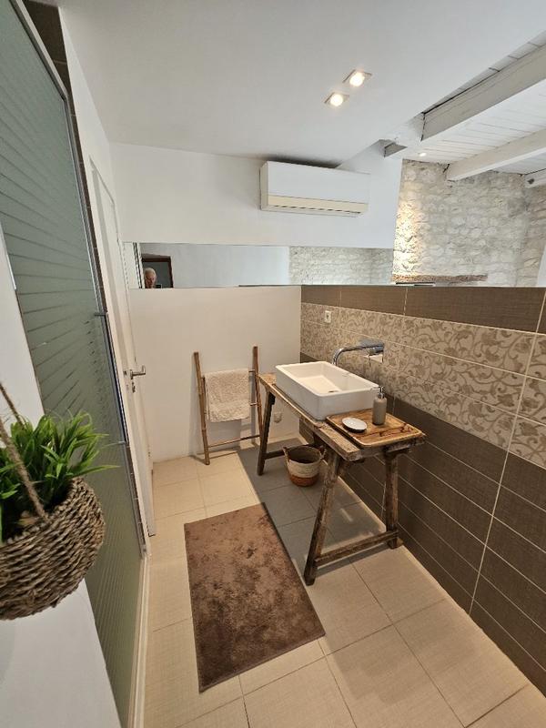 Maison - 400 m² - 8 pièces