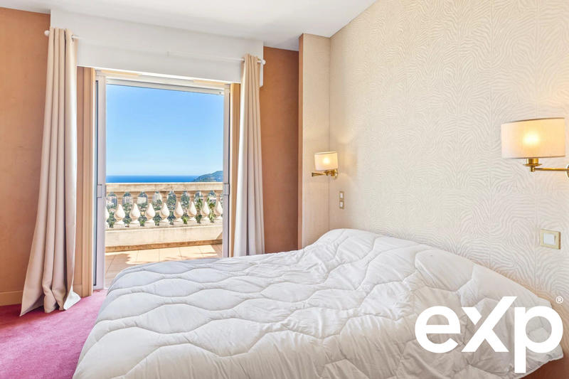 Villa - 285 m² - 6 pièces