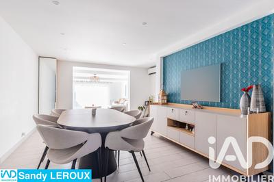 Maison - 90 m² - 5 pièces