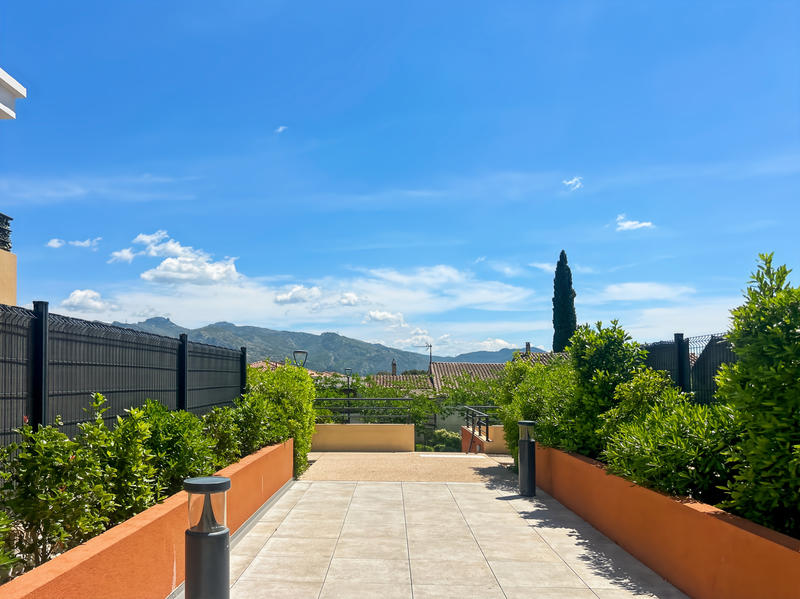 Appartement - 82 m² - 4 pièces