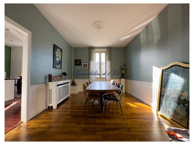 Maison - 266 m² - 12 pièces