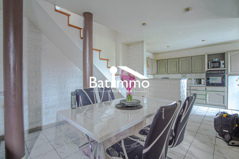 Maison - 90 m² - 5 pièces