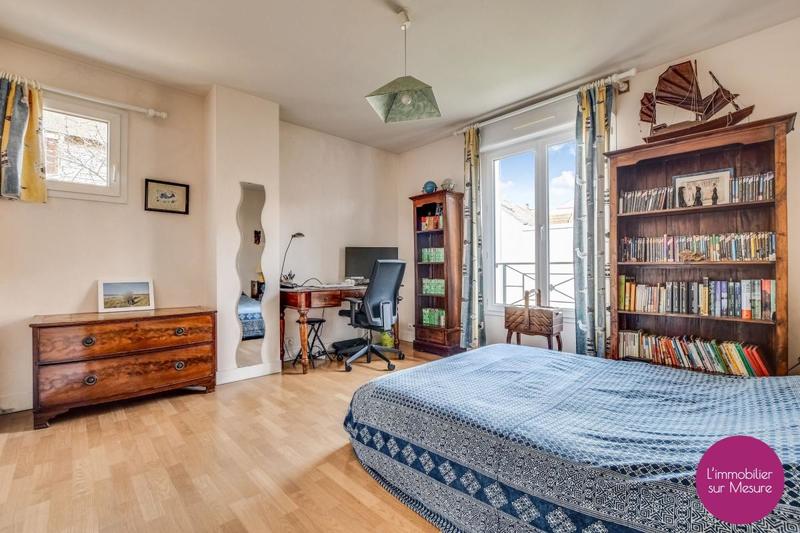 Maison - 225 m² - 7 pièces