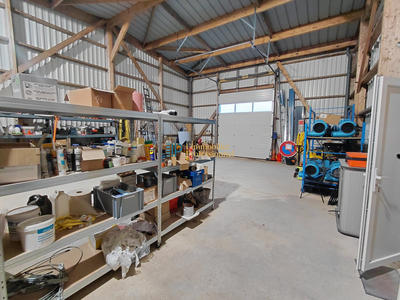 Local d'activités - 240 m²