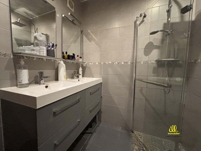 Maison - 135 m² - 8 pièces